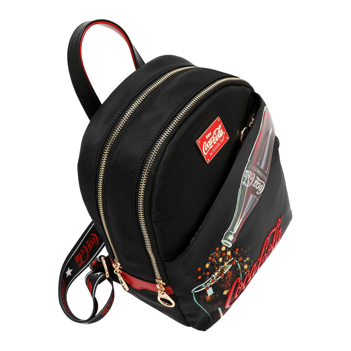 Mochila  Estampado Coca Cola x Nicole Lee Color Negra  Estructura Doble Compartimiento y Correas Ajustables
