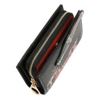 Billetera Estampado Coca Cola x Nicole Lee Color Cuero Vegano Negro Estructura de Varios Compartimientos e interior Estético